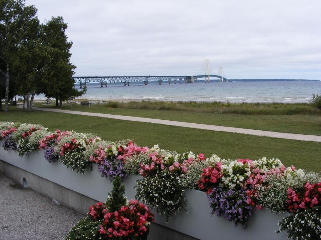 Riviera Motel Mackinaw City Εξωτερικό φωτογραφία